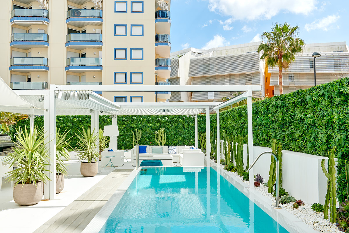 patio-blanco_bajo_210322_02_1200px